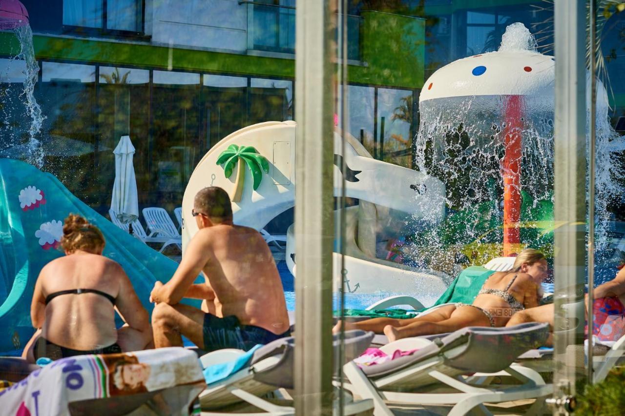 Rusty Sands Apt Spa N Pools Beach Resort Năvodari Exterior foto